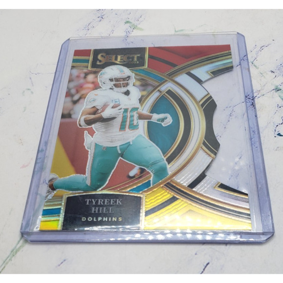 2023 Panini Select Premier Level Tyreek Hill #142 Red & Yellow Prizm Die-Cut - Picture 3 of 4
